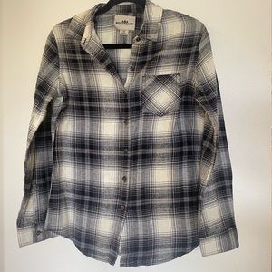 NorthEast Outfitters Black Flannel Button Up